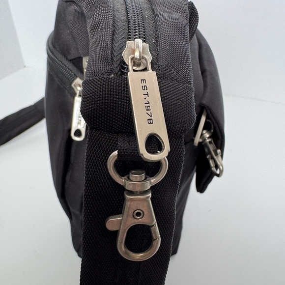 Travelon Anti-Theft Messenger bag medium black - Picture 10 of 14